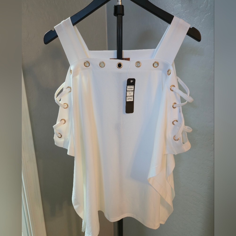 Belldini Cold Shoulder Top Size S NWT